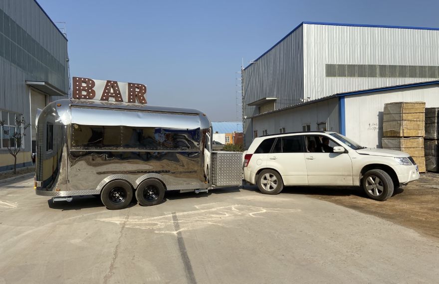 Airstream-Bar-on-the Road